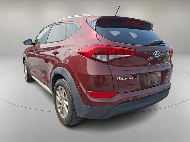 Used 2017 Red Hyundai SE image 6