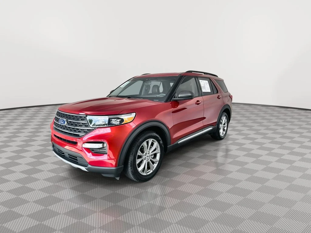 Used 2022 Red Ford XLT image 4