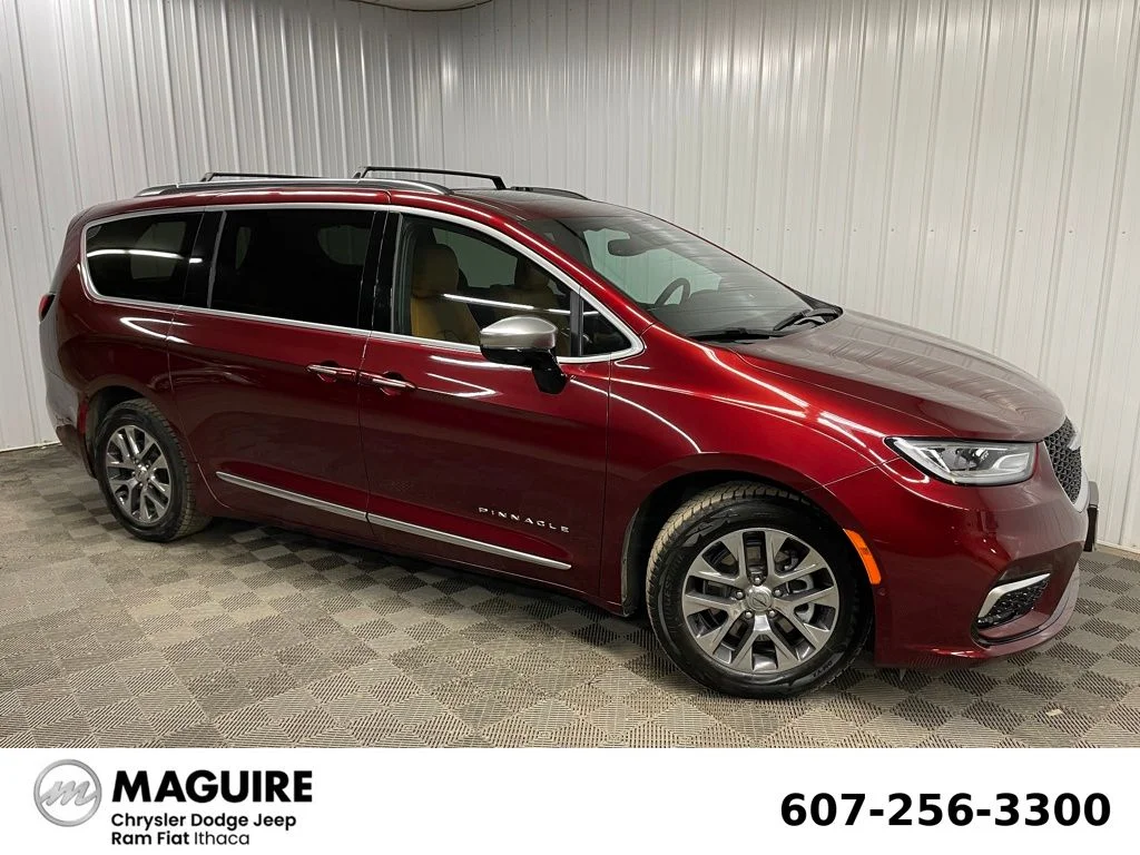 2023 Chrysler Pacifica Hybrid Pinnacle Hybrid's photo