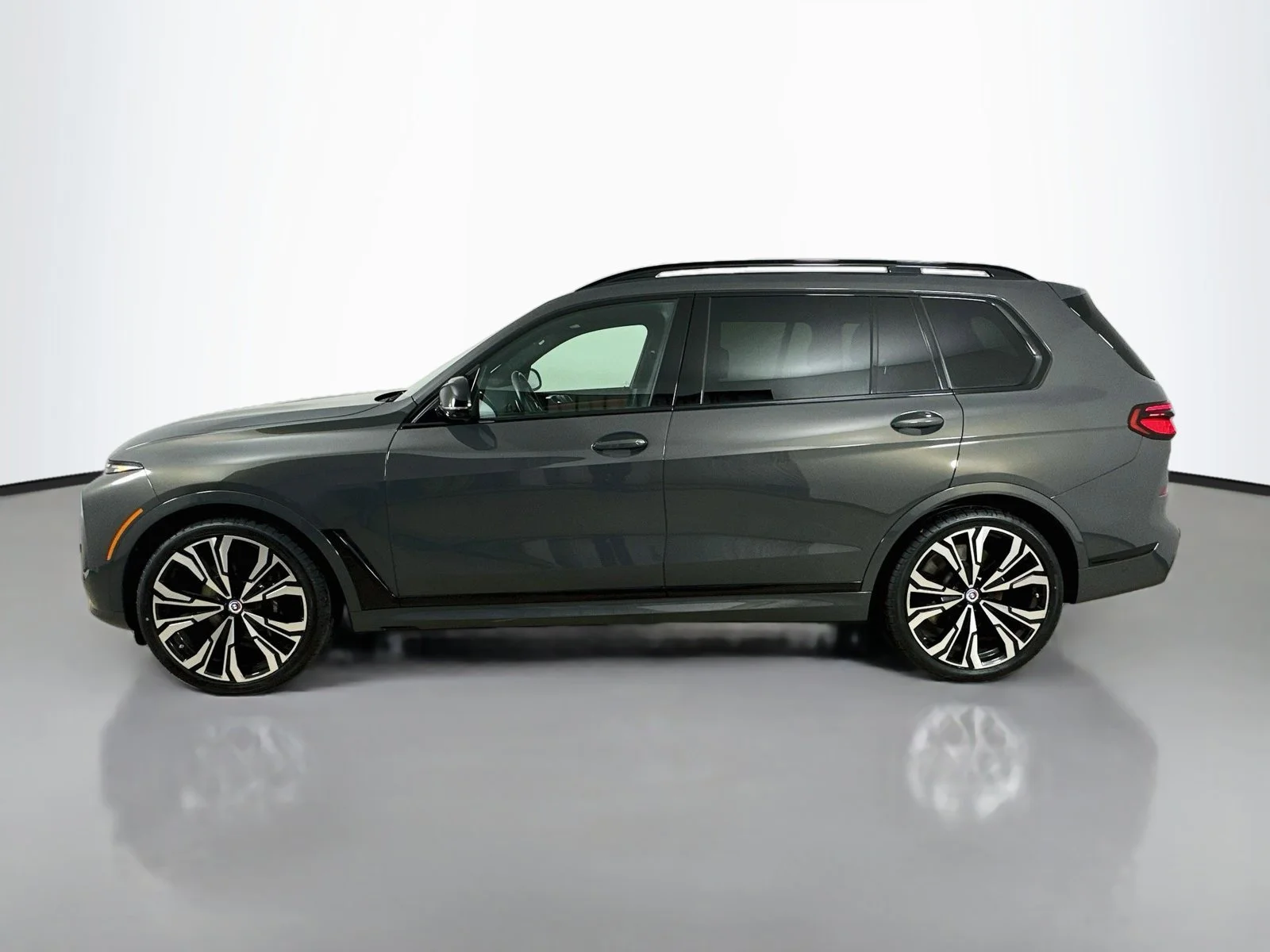 Used 2023 Gray BMW  image 8