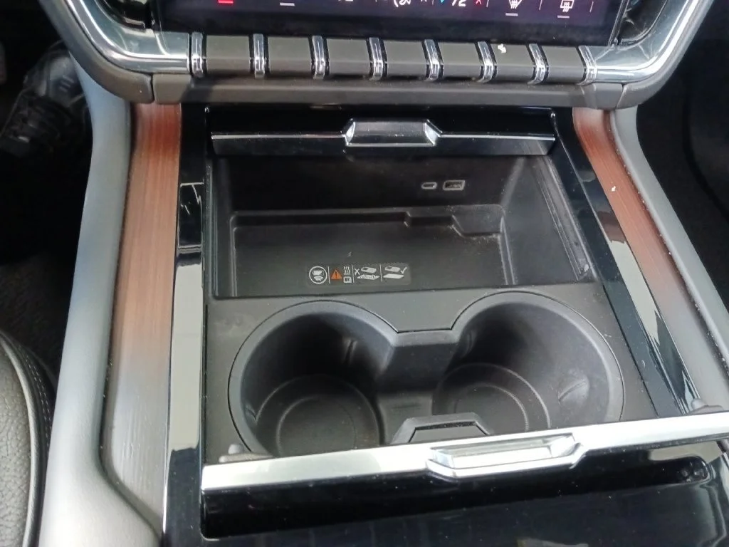 Used 2025 Sterling Metallic GMC Denali image 12
