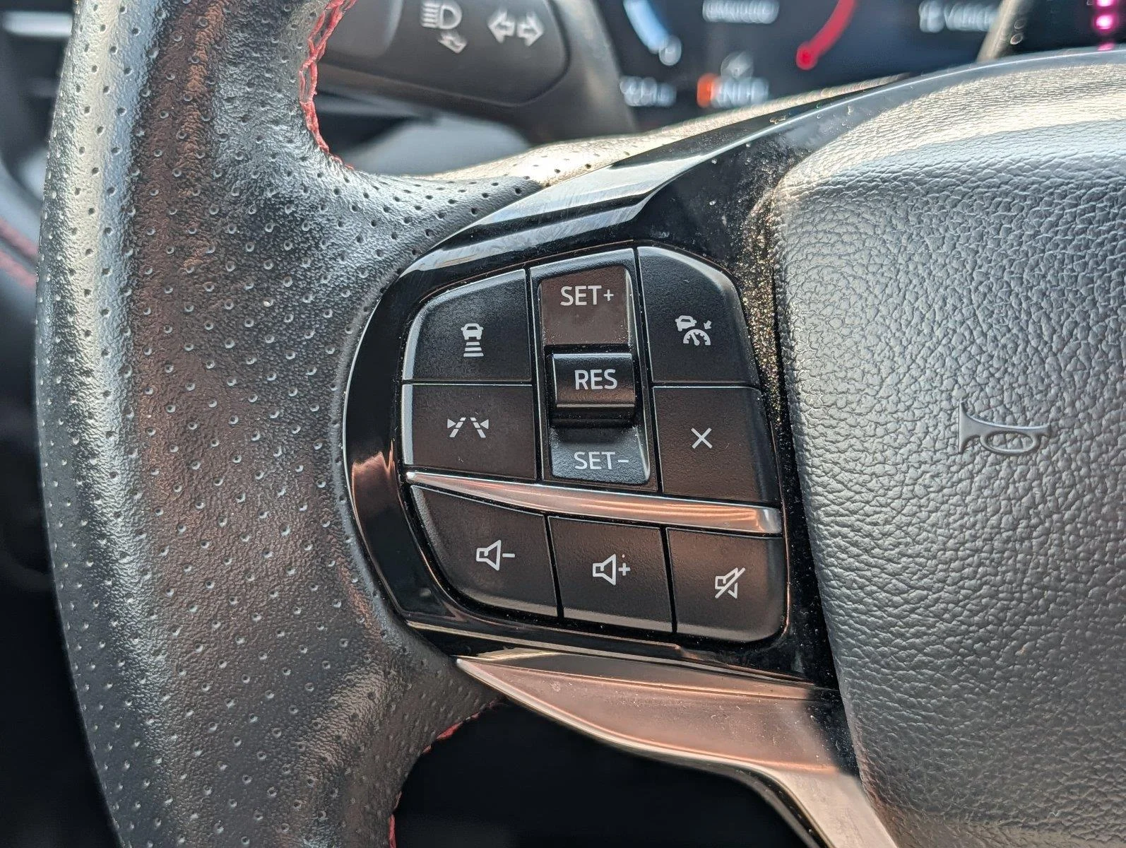 Used 2025 Carbonized Gray Ford ST-Line image 22
