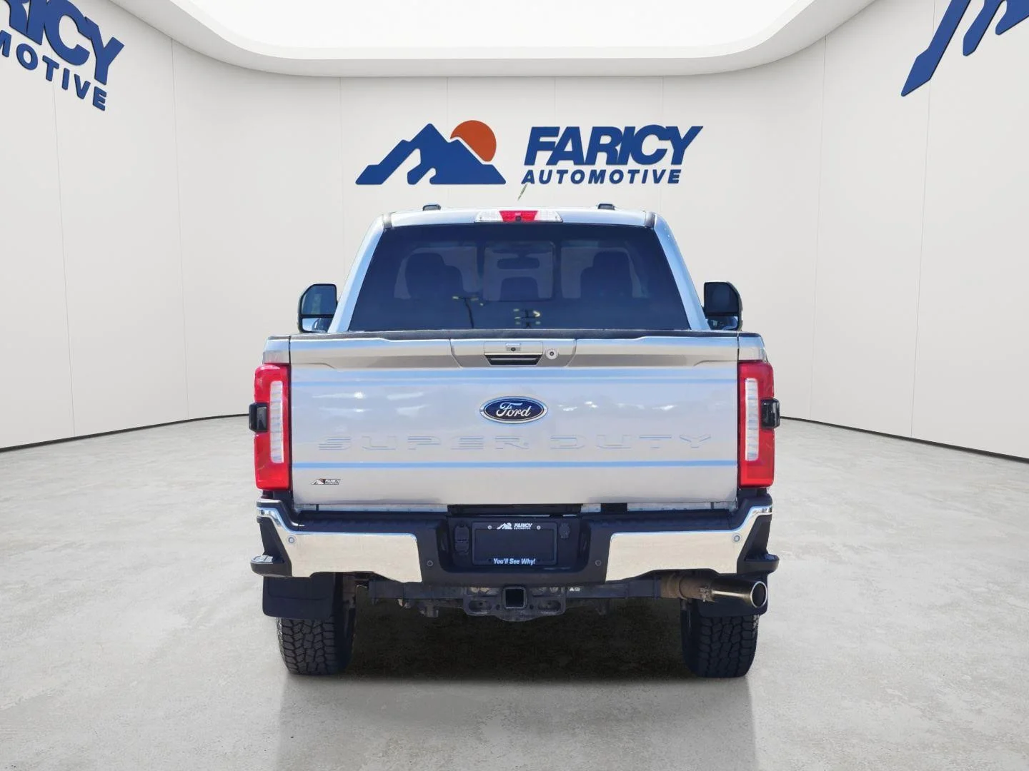 Used 2024 Iconic Silver Ford LARIAT image 5