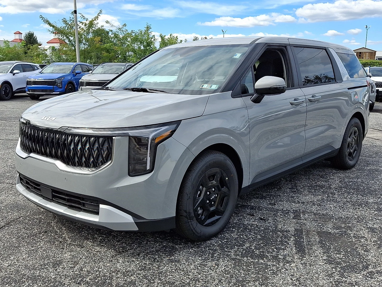 New 2027 Silver Kia LXS image 4