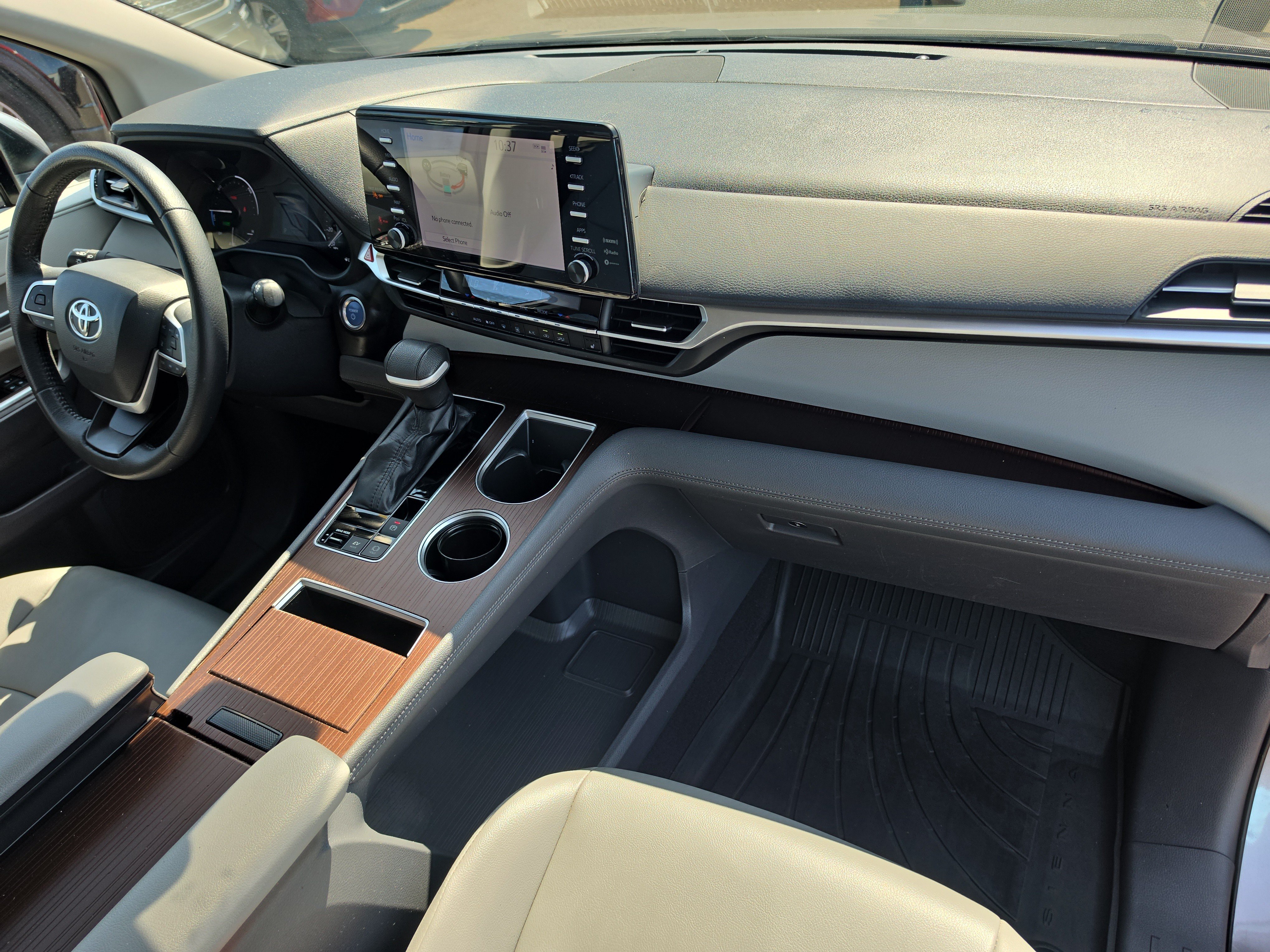 Used 2022 Sunset Bronze Mica Toyota XLE image 12