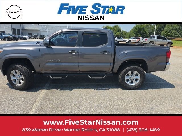 Used 2020 Gray Toyota SR5 image 3