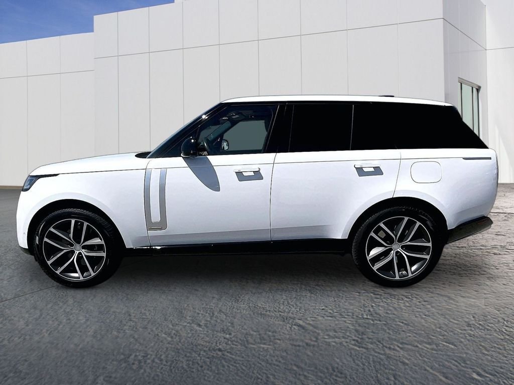 Used 2025 White Land Rover Autobiography image 2