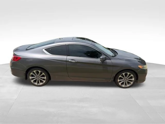 Used 2015  Honda EX-L image 2