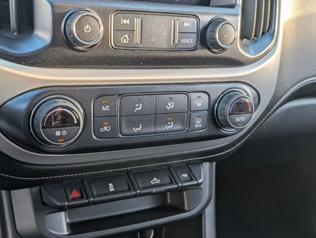 Used 2022 White GMC Elevation image 21
