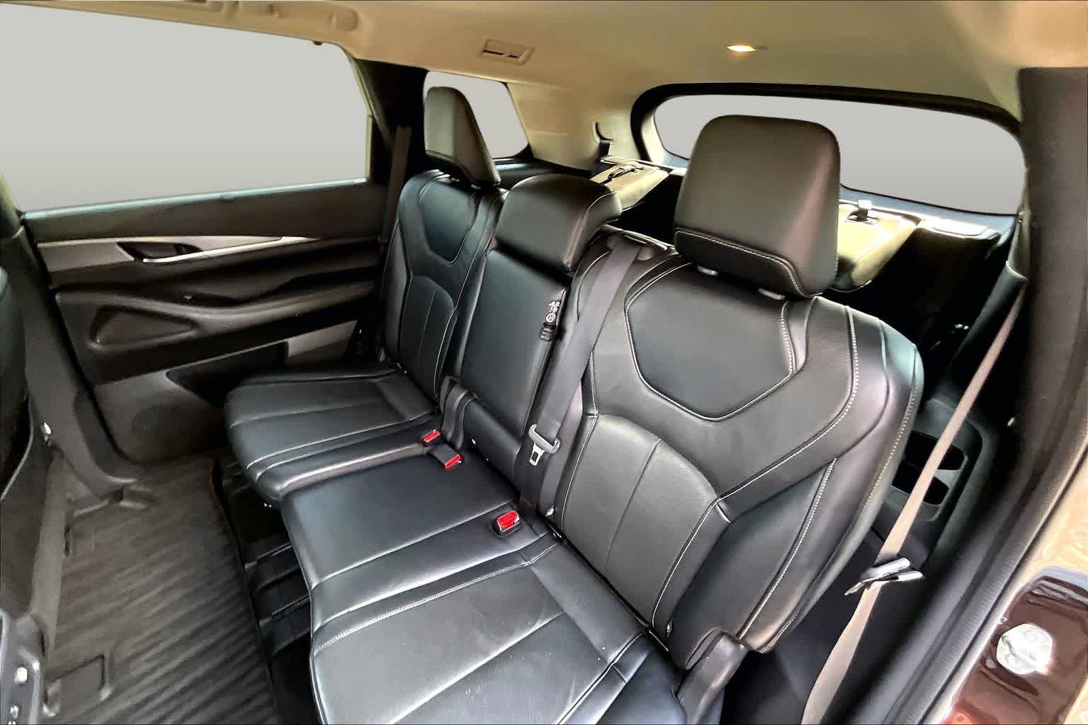 Used 2022 Mocha Almond INFINITI LUXE image 21