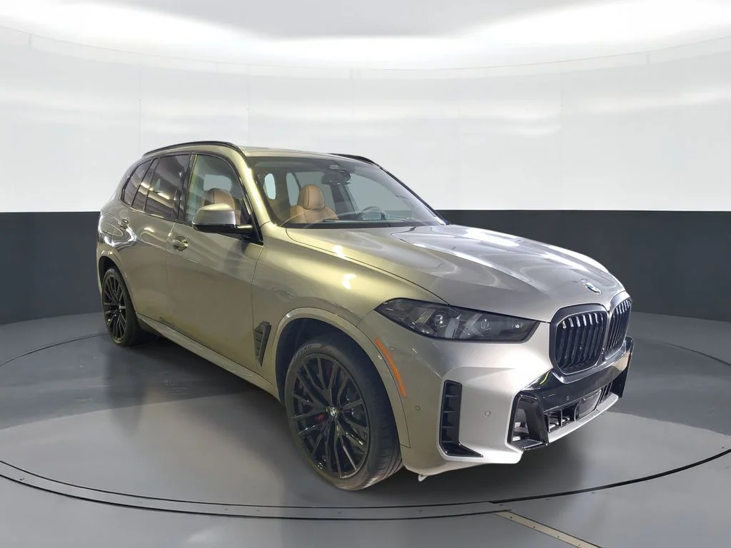 New 2026 Skyscraper Grey Metallic BMW sDrive40i image 2