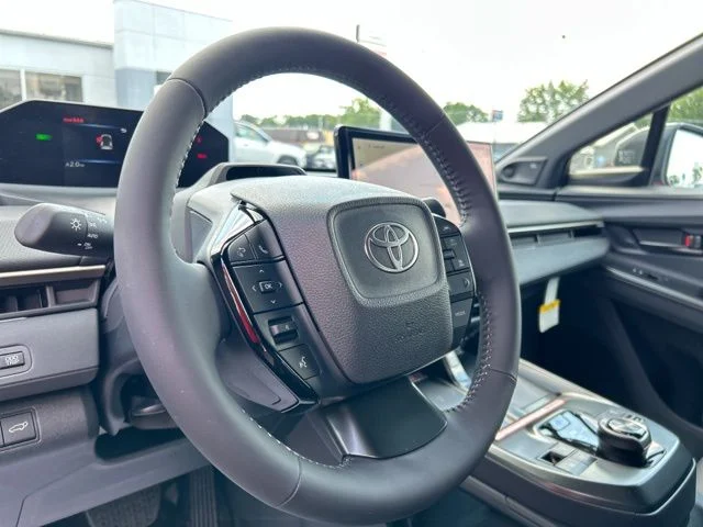 New 2026 Supersonic Red with Midnight Black Metallic roof <sup>1</sup> Toyota  Limited image 32