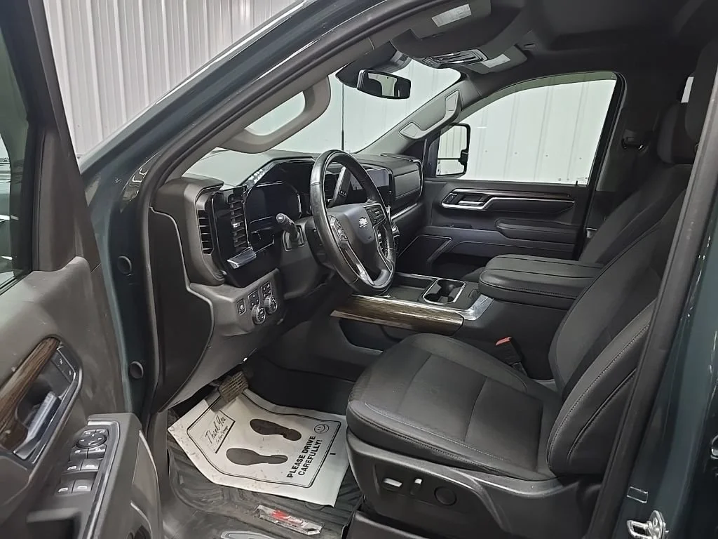 Used 2025 Cypress Gray Chevrolet LT image 28