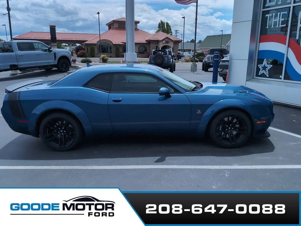 Used 2020 Blue Dodge R/T Scat Pack Widebody image 6