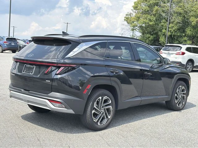 Used 2025 Black Hyundai Limited image 19