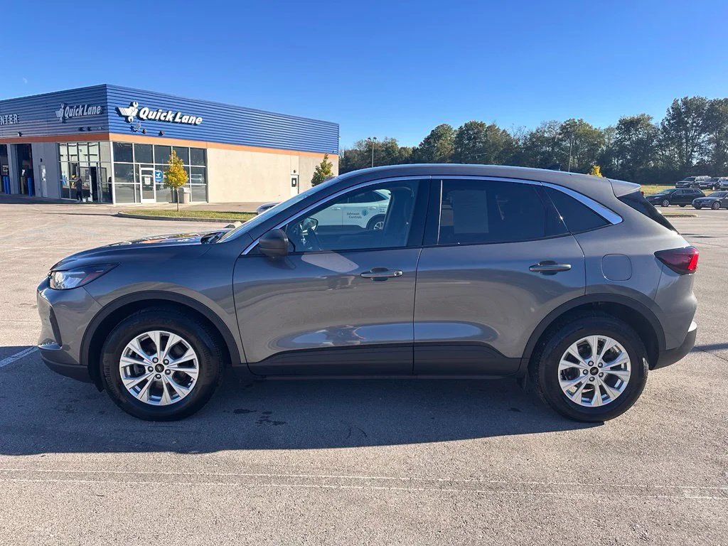 Used 2023 Gray Ford Active image 8