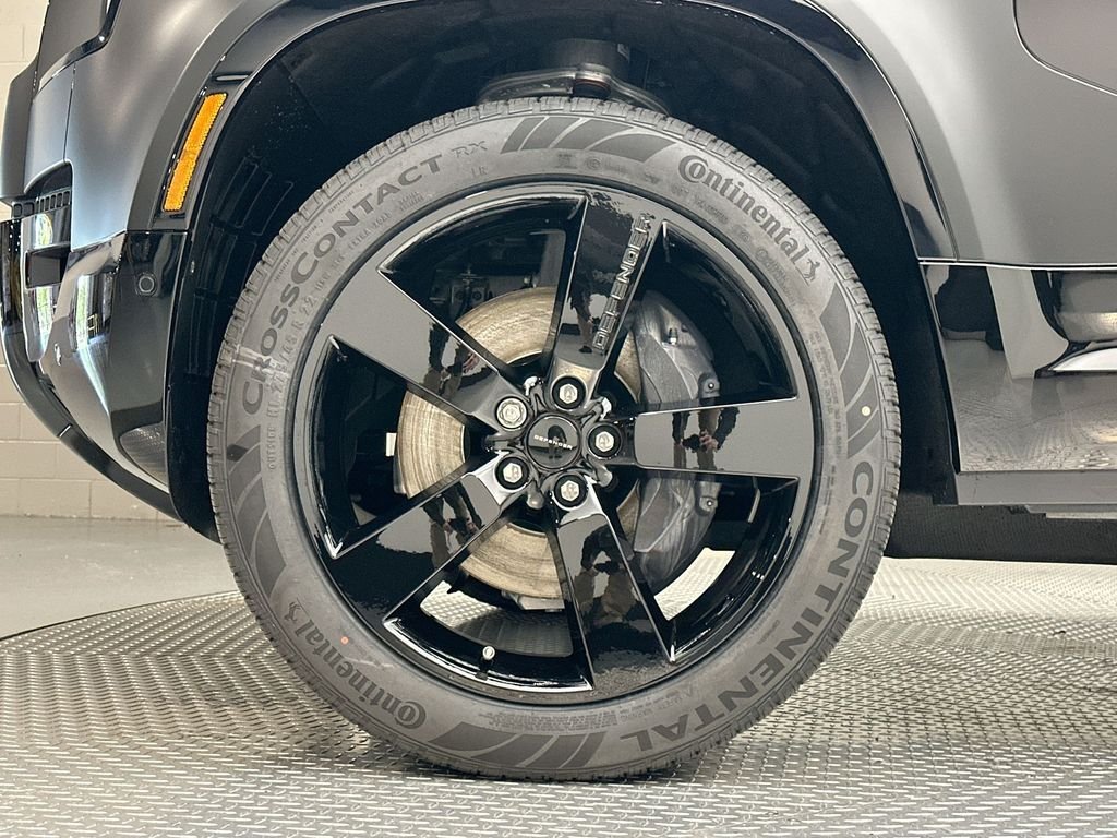 New 2026 Santorini Black LAND ROVER X-Dynamic SE image 5