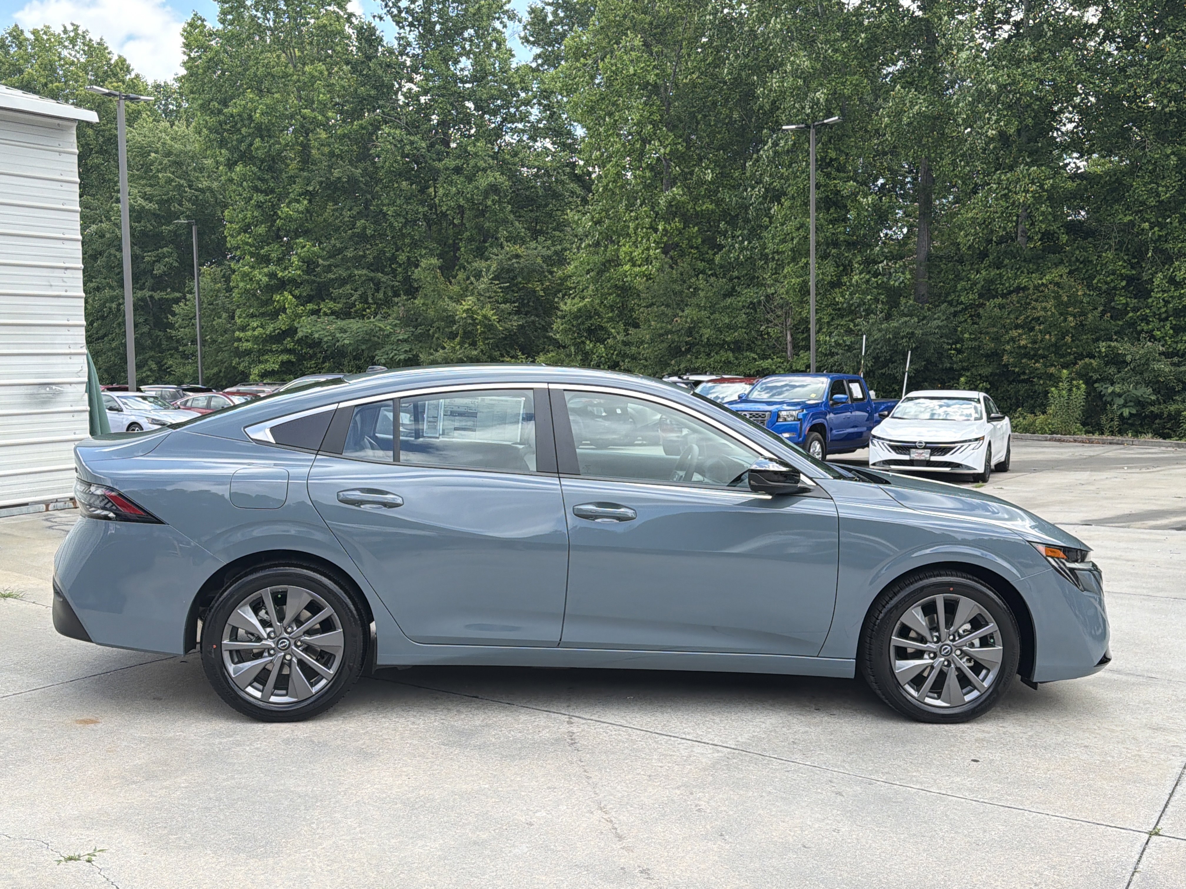 New 2026 Atlantic Gray Metallic Nissan SL image 9