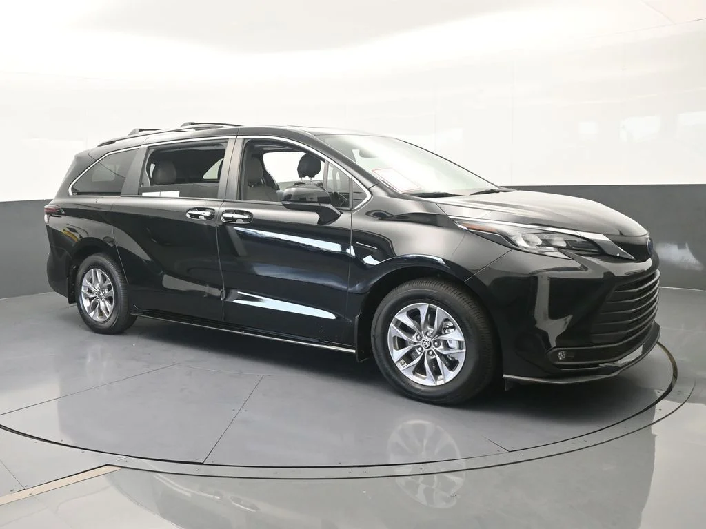 Used 2025 Midnight Black Metallic Toyota XLE image 8