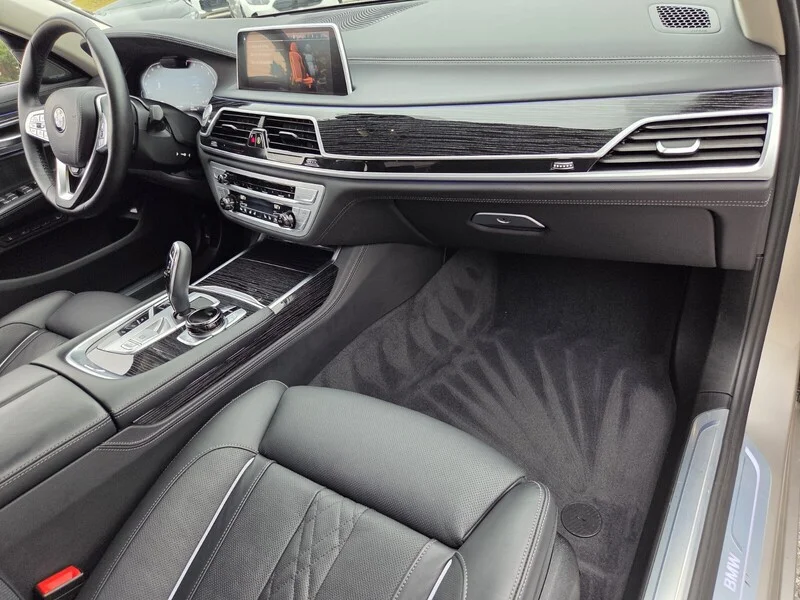 Used 2022 Silver Metallic BMW 750I XDRIVE SEDAN image 20