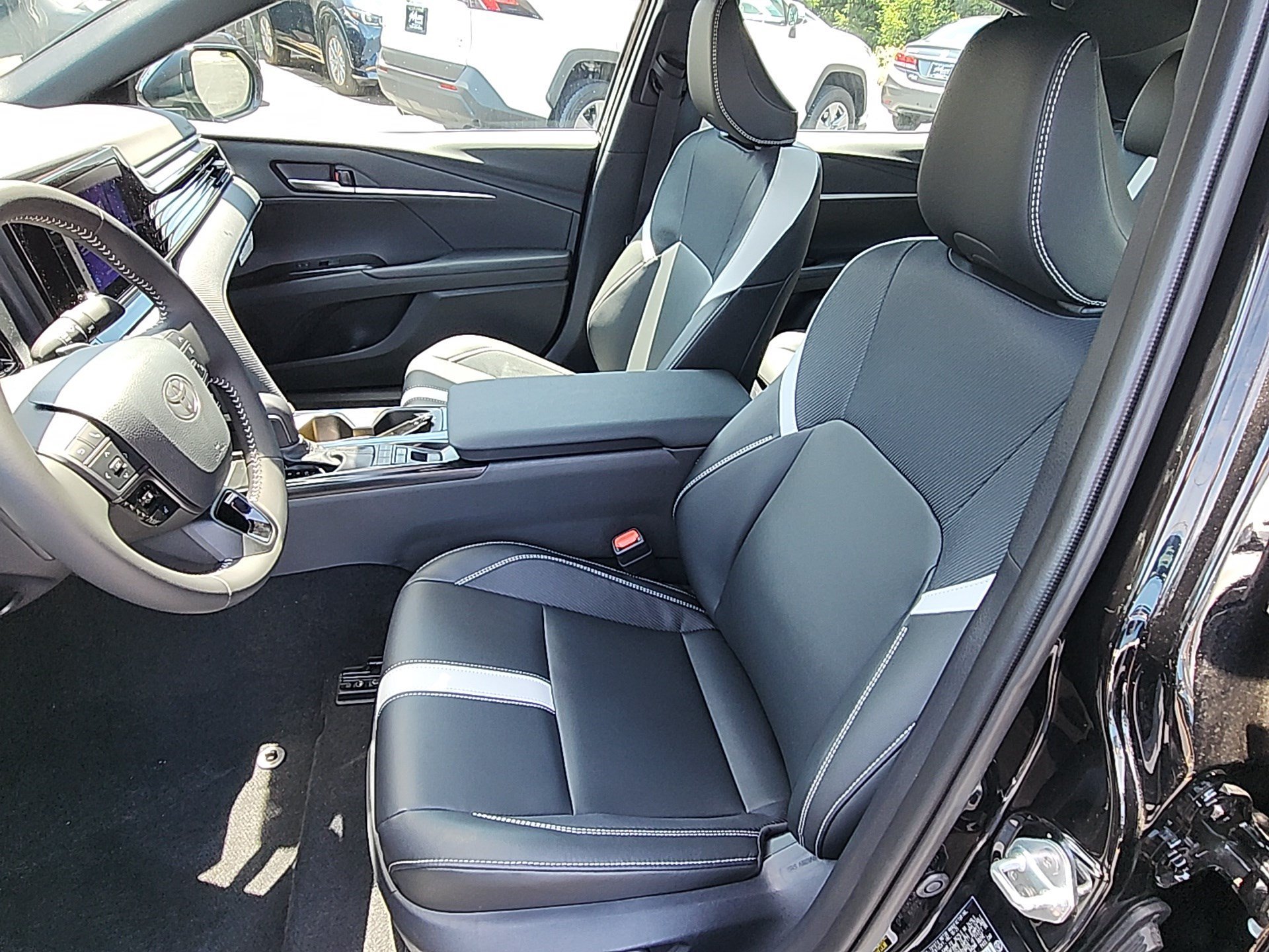 2026 Toyota Camry SE - Photo 20