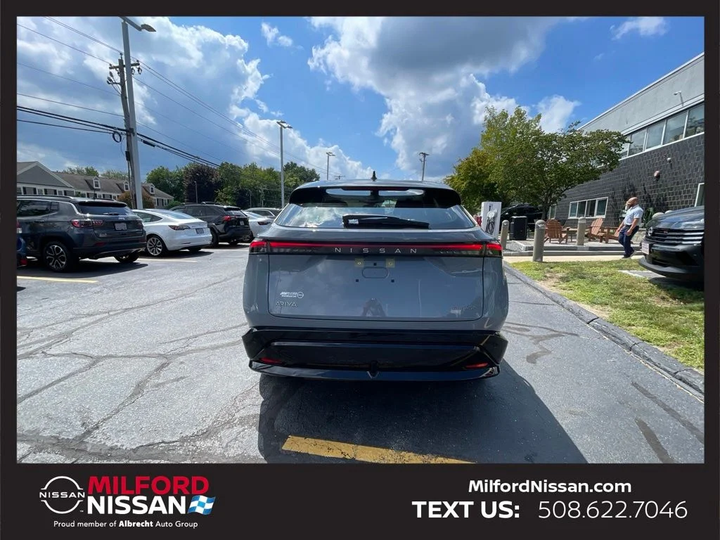 Certified Used 2024 Gray Nissan ENGAGE image 4