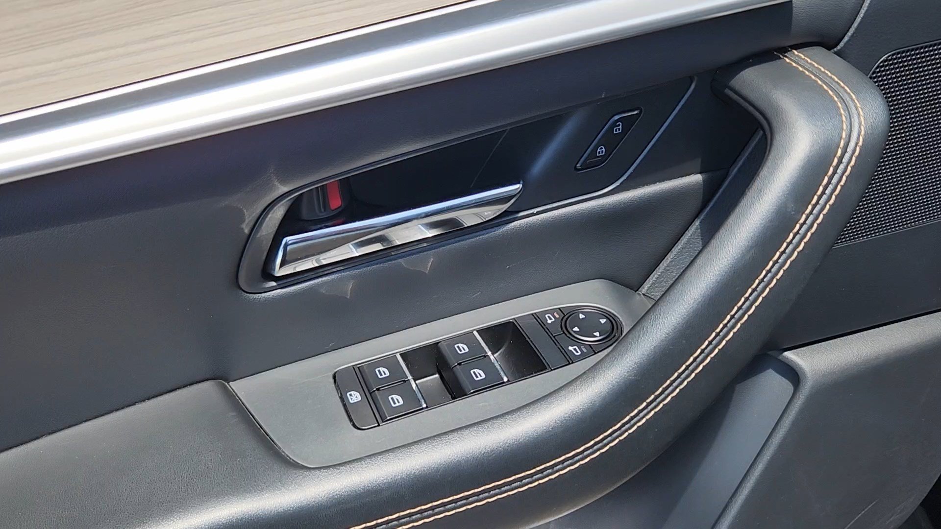 Used 2025 Jet Black Mica Mazda Preferred Package image 7