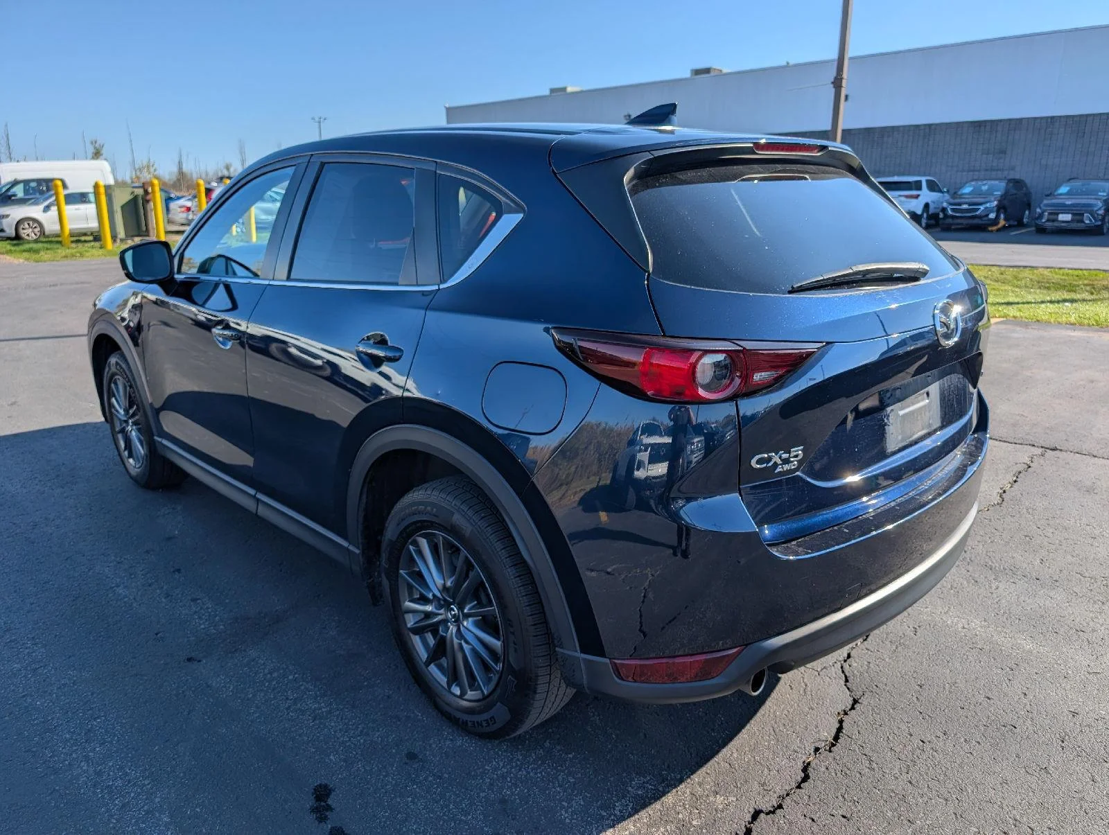 Used 2021  Mazda Touring image 5