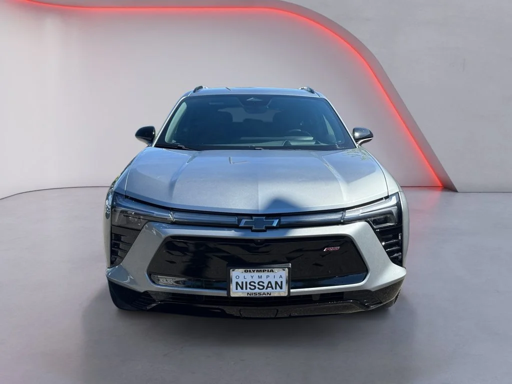 Used 2024 Gray Chevrolet RS image 9
