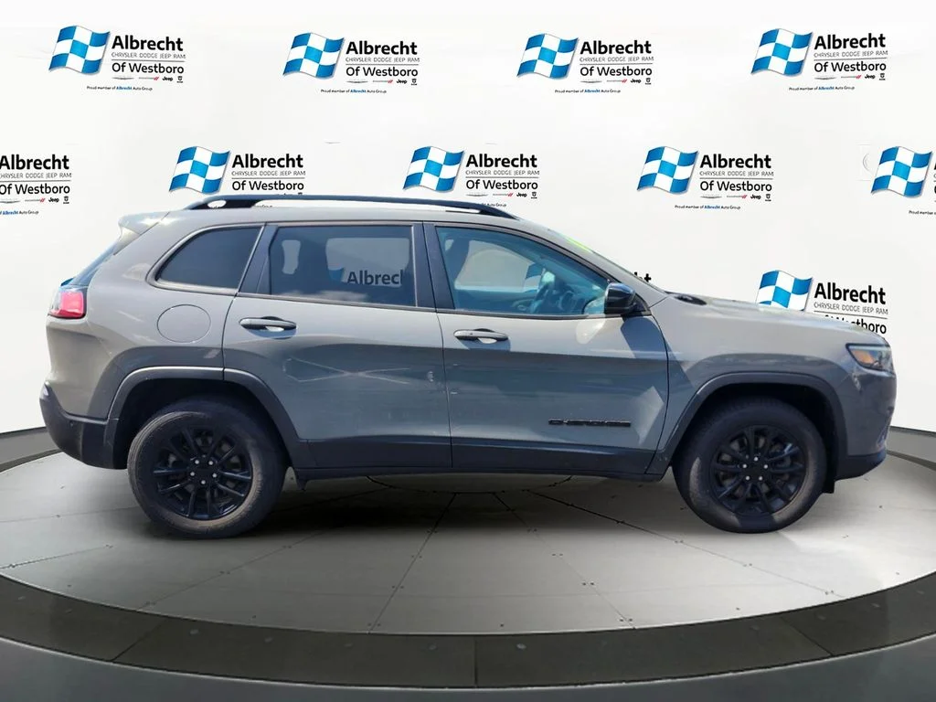 Used 2023 Gray Jeep Altitude image 6