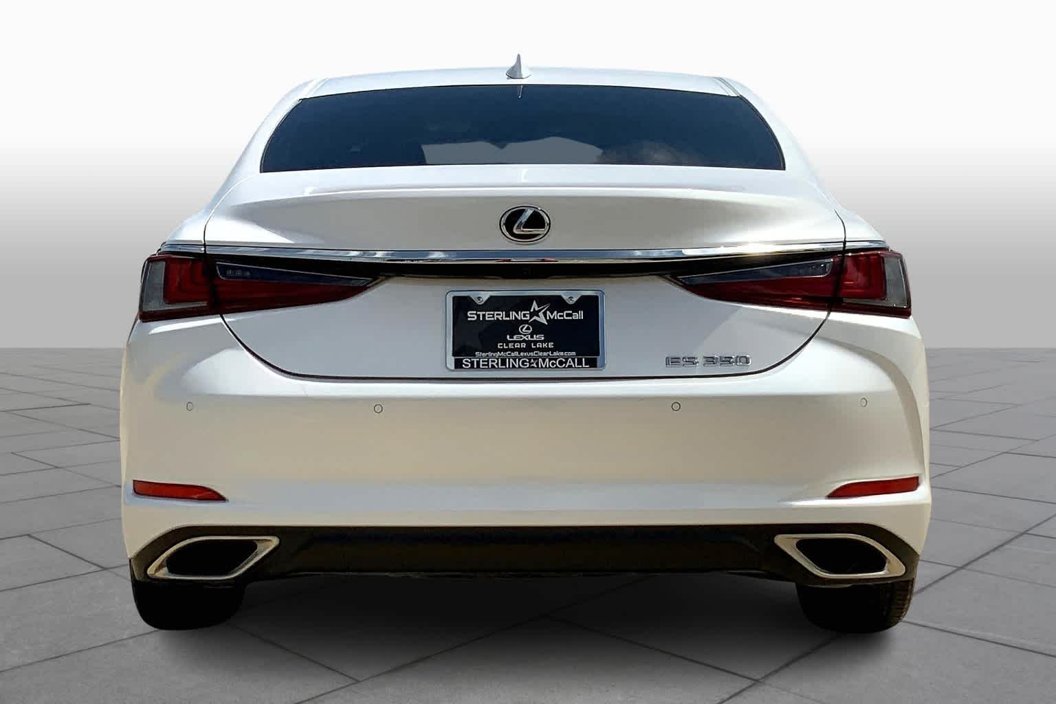Used 2020 Eminent White Pearl Lexus  image 4