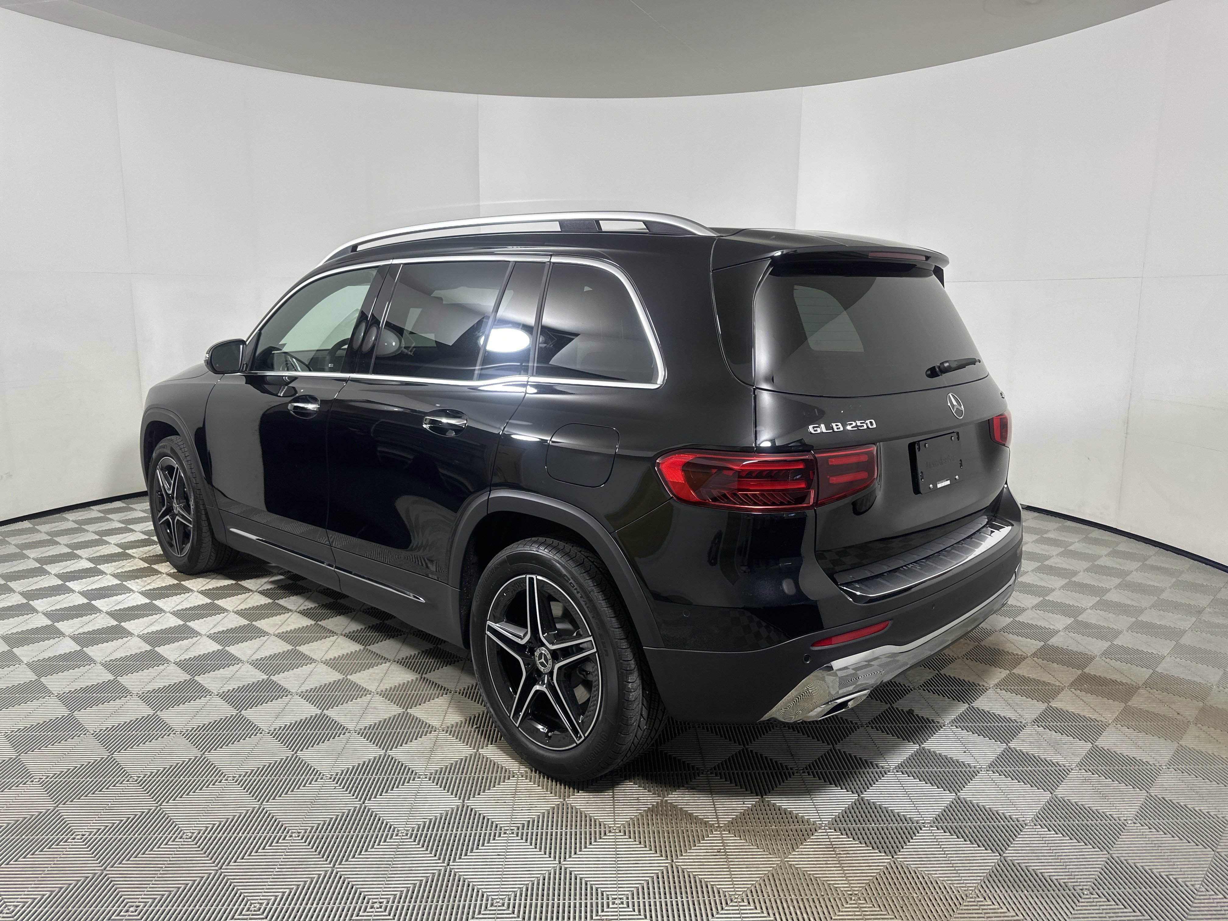 New 2026 Cosmos Black Metallic Mercedes-Benz GLB 250 image 30