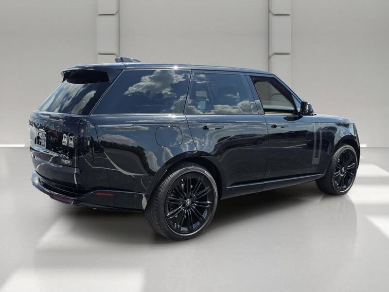 Used 2024 Santorini Black Metallic LAND ROVER P530 SE SWB image 5