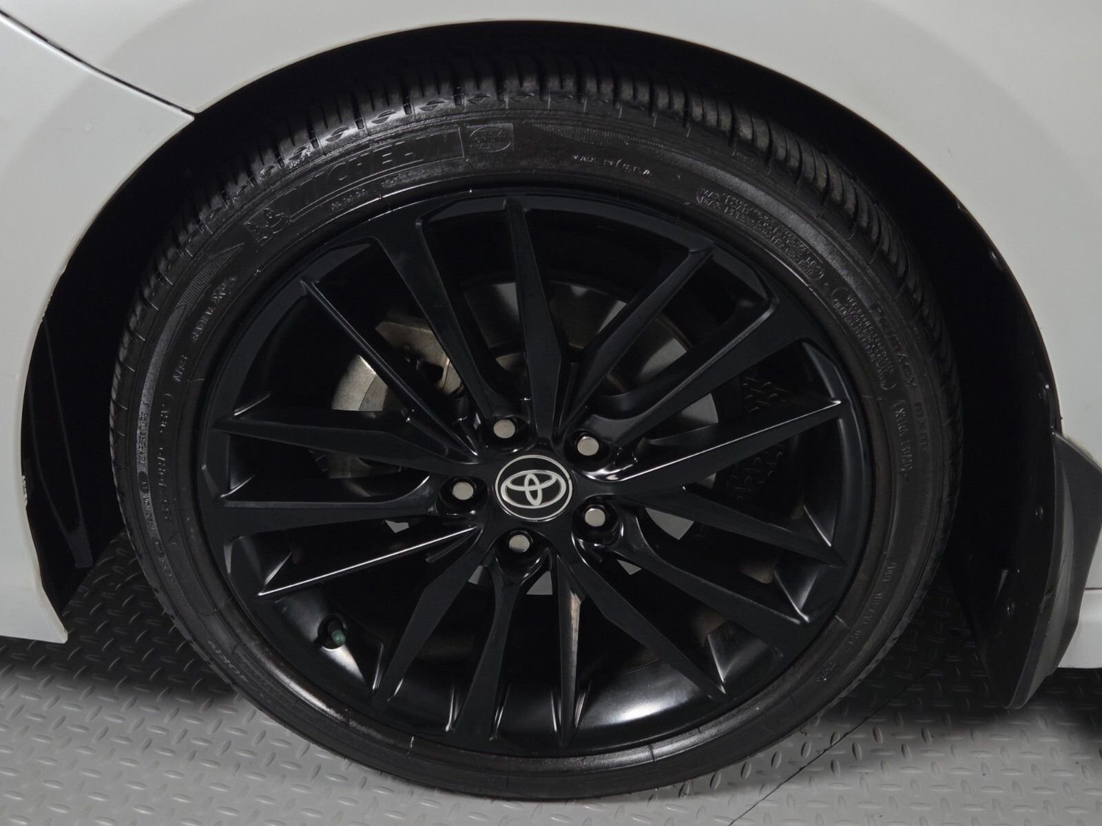 Used 2022 Pearl Toyota XSE image 9