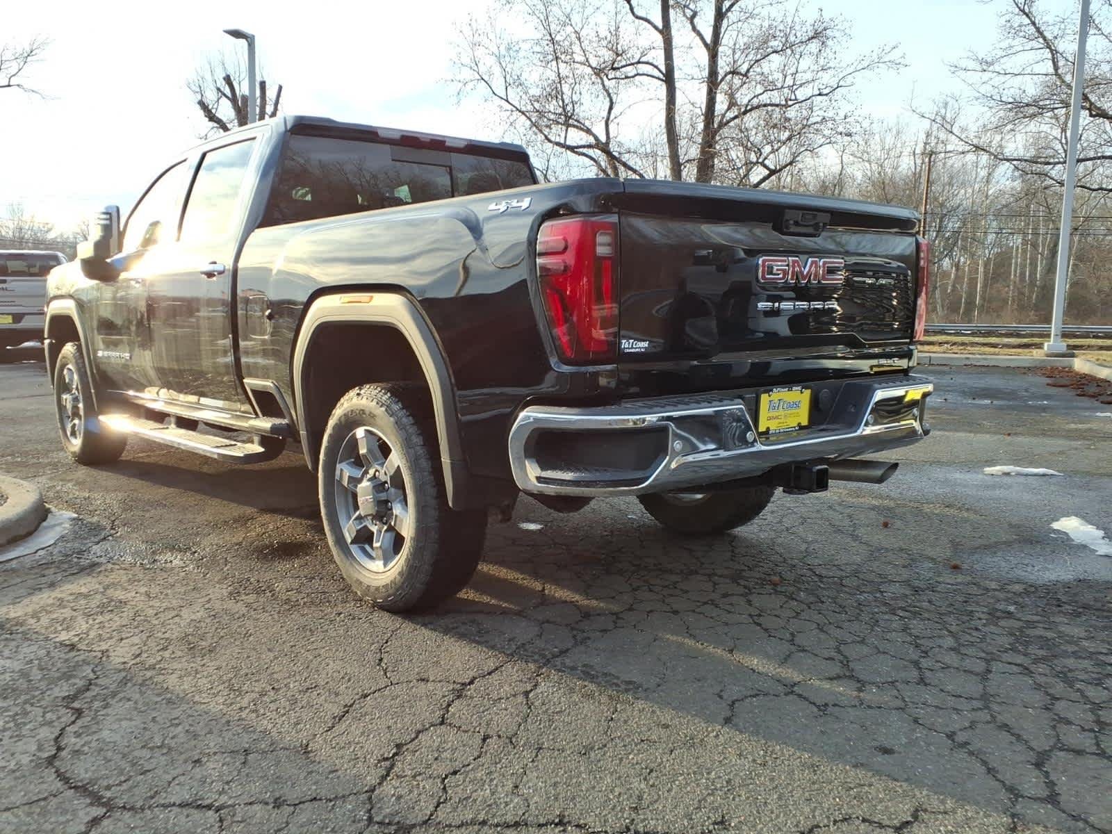 New 2026 Onyx Black GMC SLT image 4