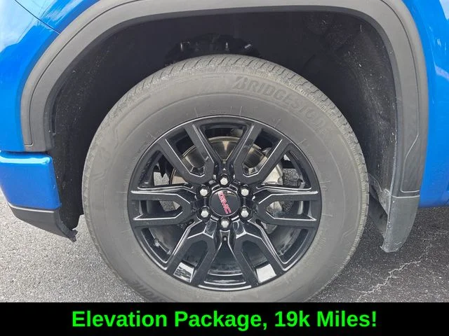 Used 2023 Blue GMC Elevation image 10