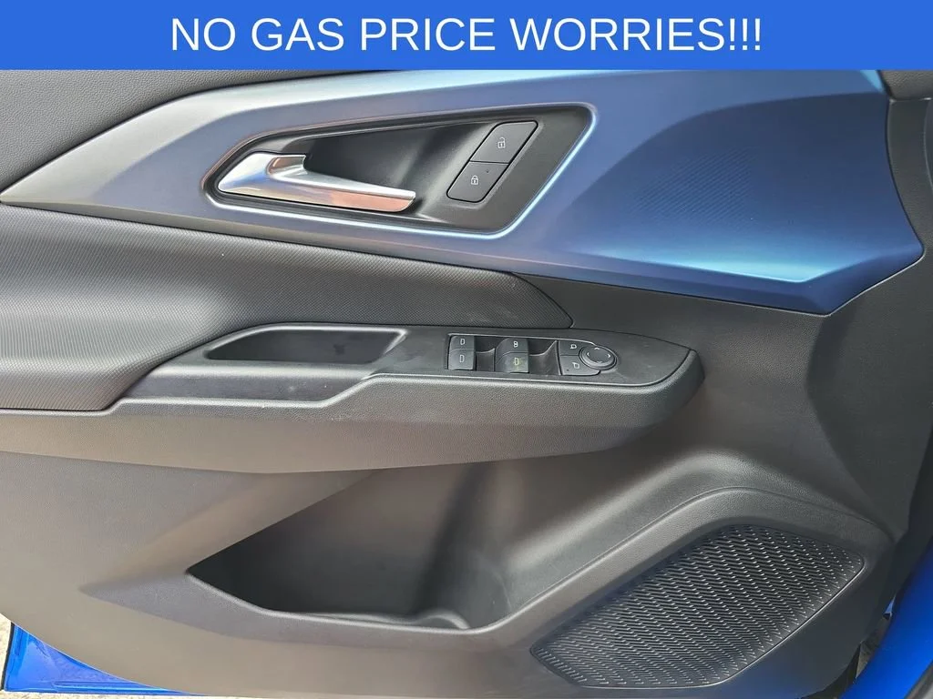 2025 Chevrolet Equinox EV LT - Photo 23
