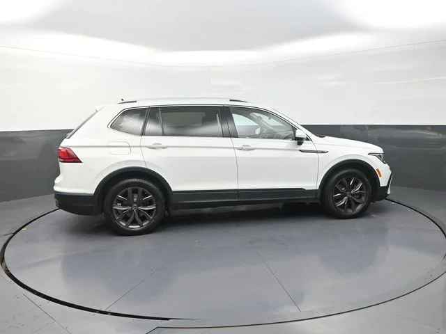 Used 2022 White Volkswagen 2.0T SE image 9