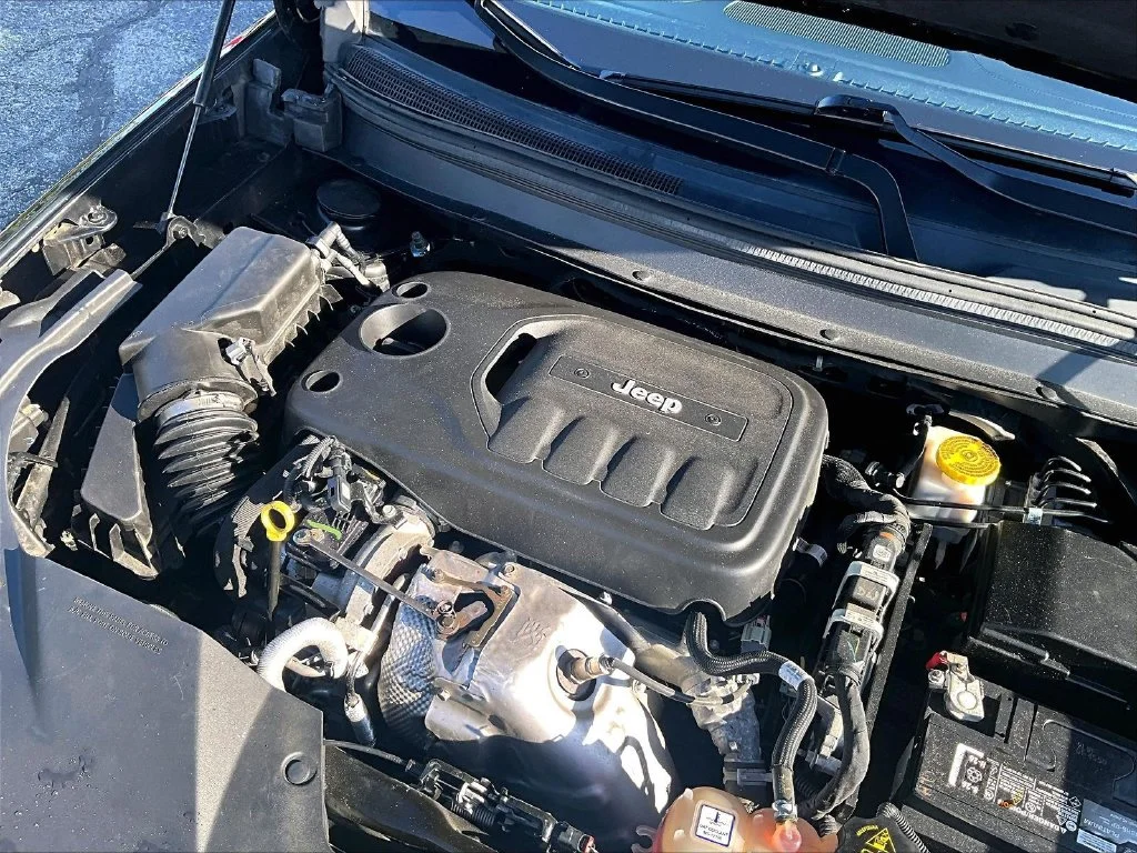 Used 2020 Black Jeep Latitude Plus image 35
