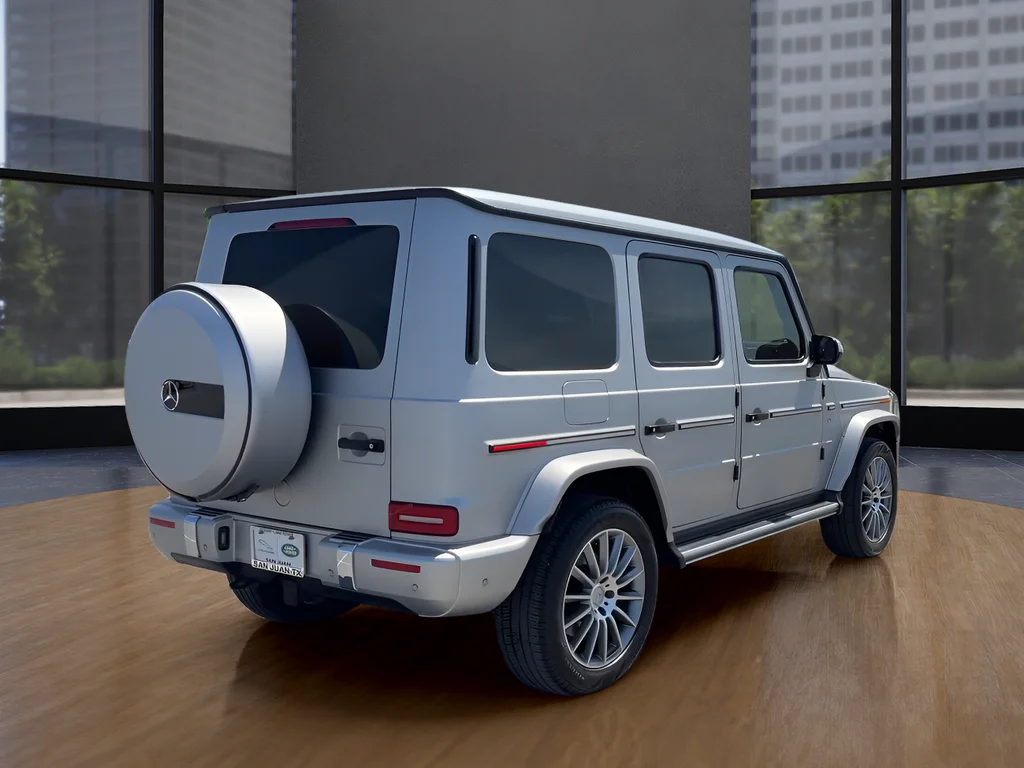 Used 2022 White Mercedes-Benz G 550 image 5