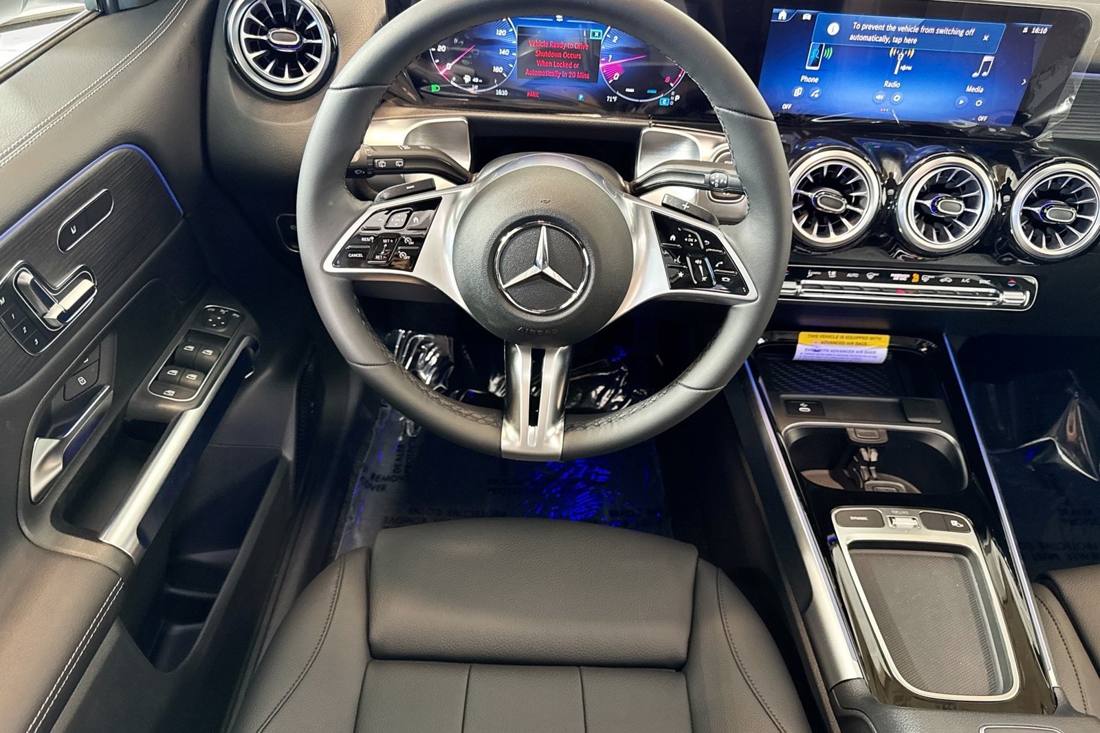 New 2026 Polar White Mercedes-Benz GLB 250 image 20