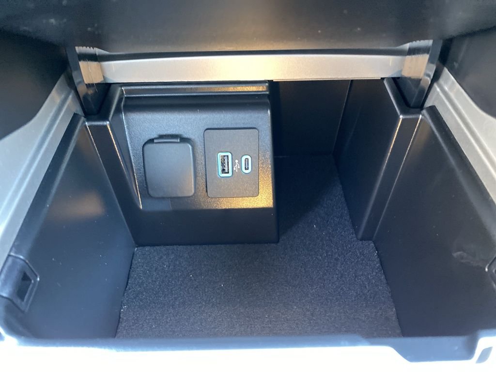 Used 2024 Gray Ford XLT image 21