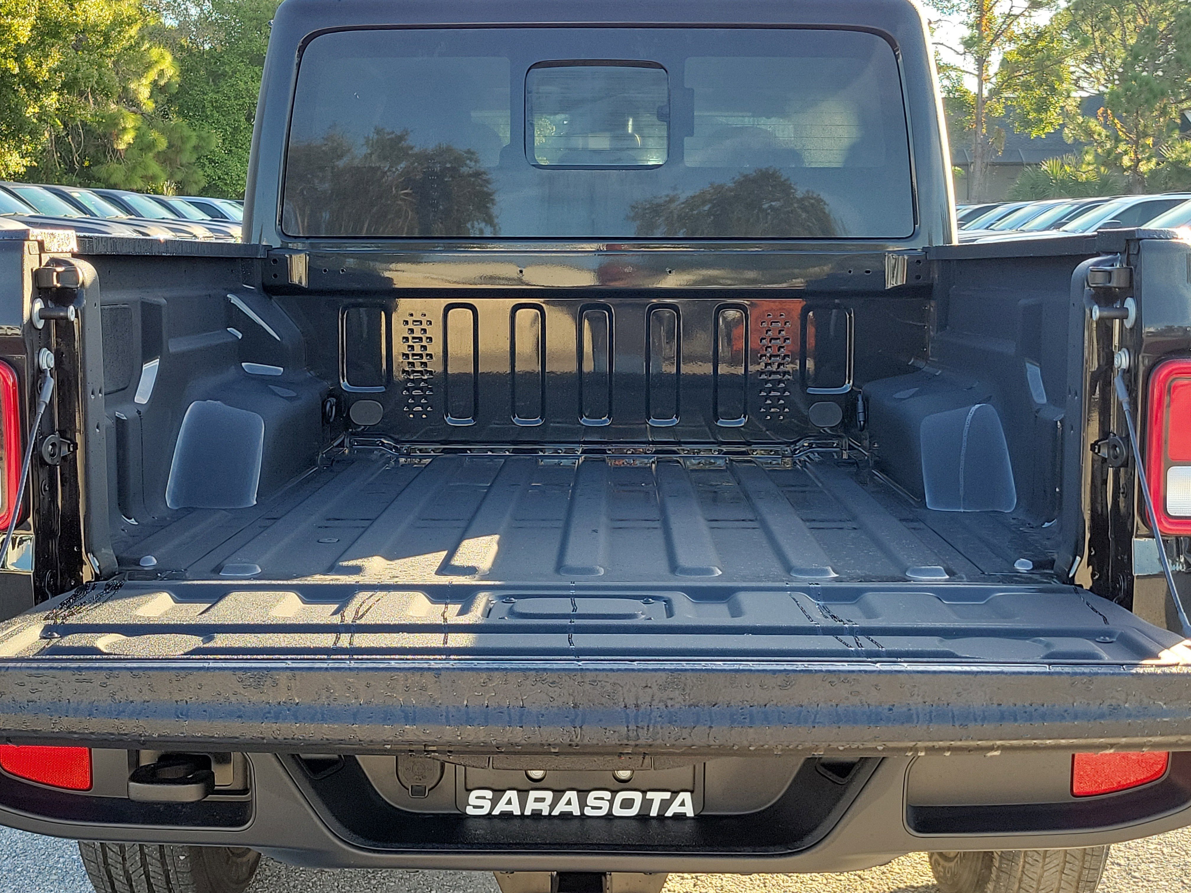 New 2026 Black Clear-Coat Exterior Paint Jeep Sport S image 4