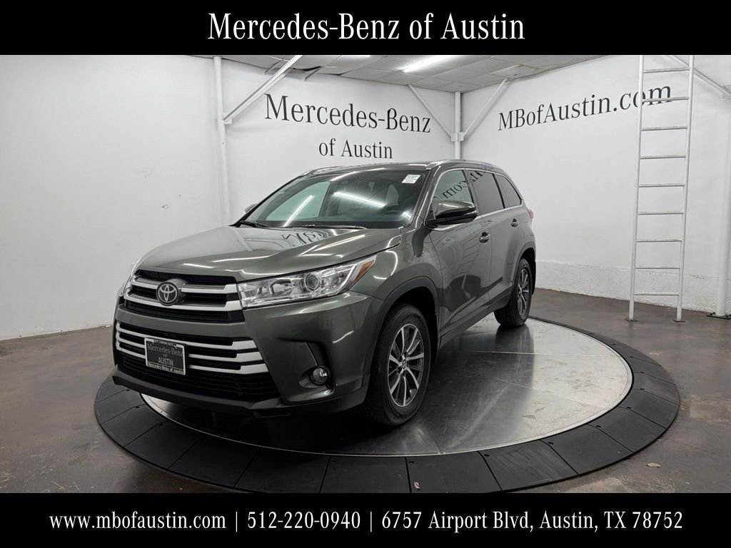 Used 2019 Green Toyota XLE image 1