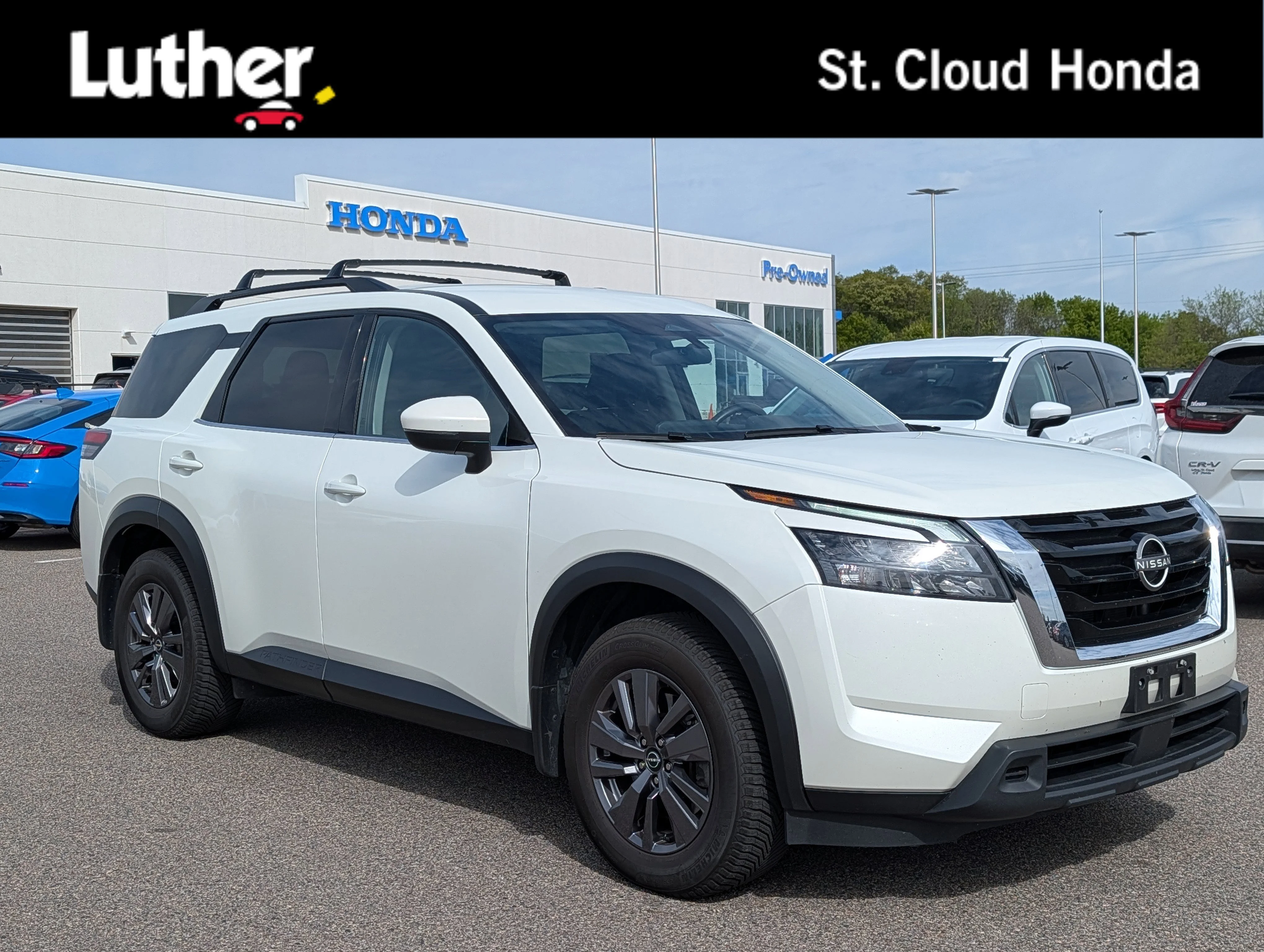 2023 Nissan Pathfinder SV 4WD's photo