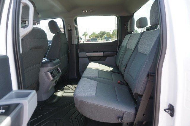 Used 2025 Oxford White Ford XLT image 19