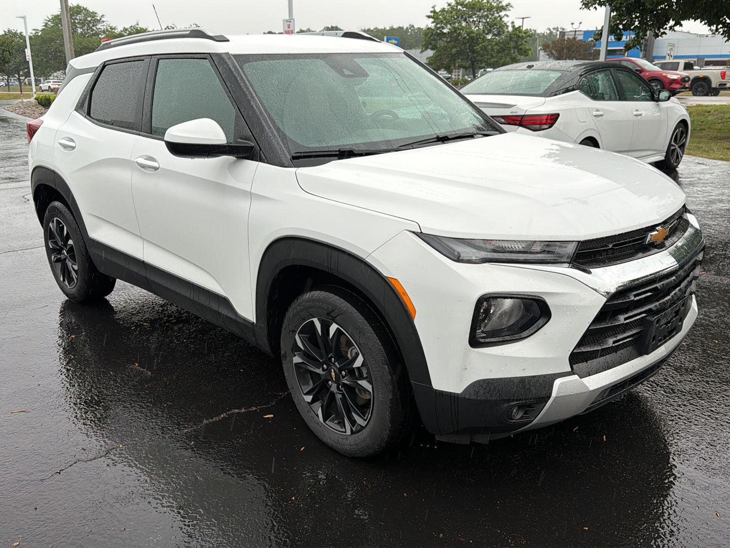 Used 2023 Summit White Chevrolet LT image 3