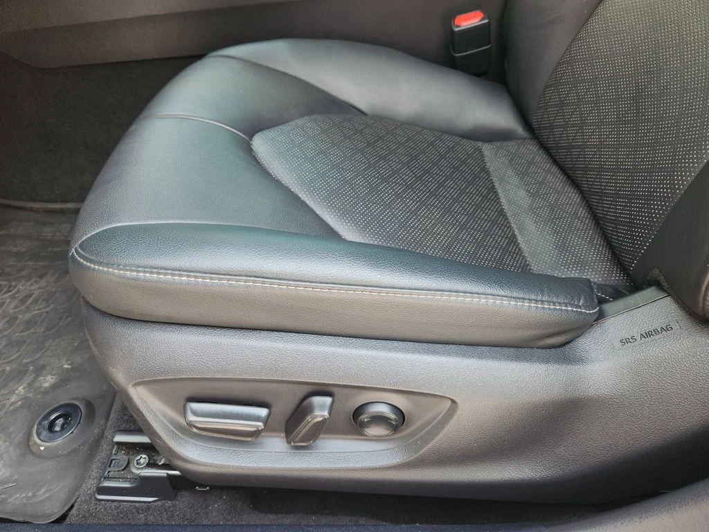 Used 2022 Wind Chill Pearl Toyota XSE image 26