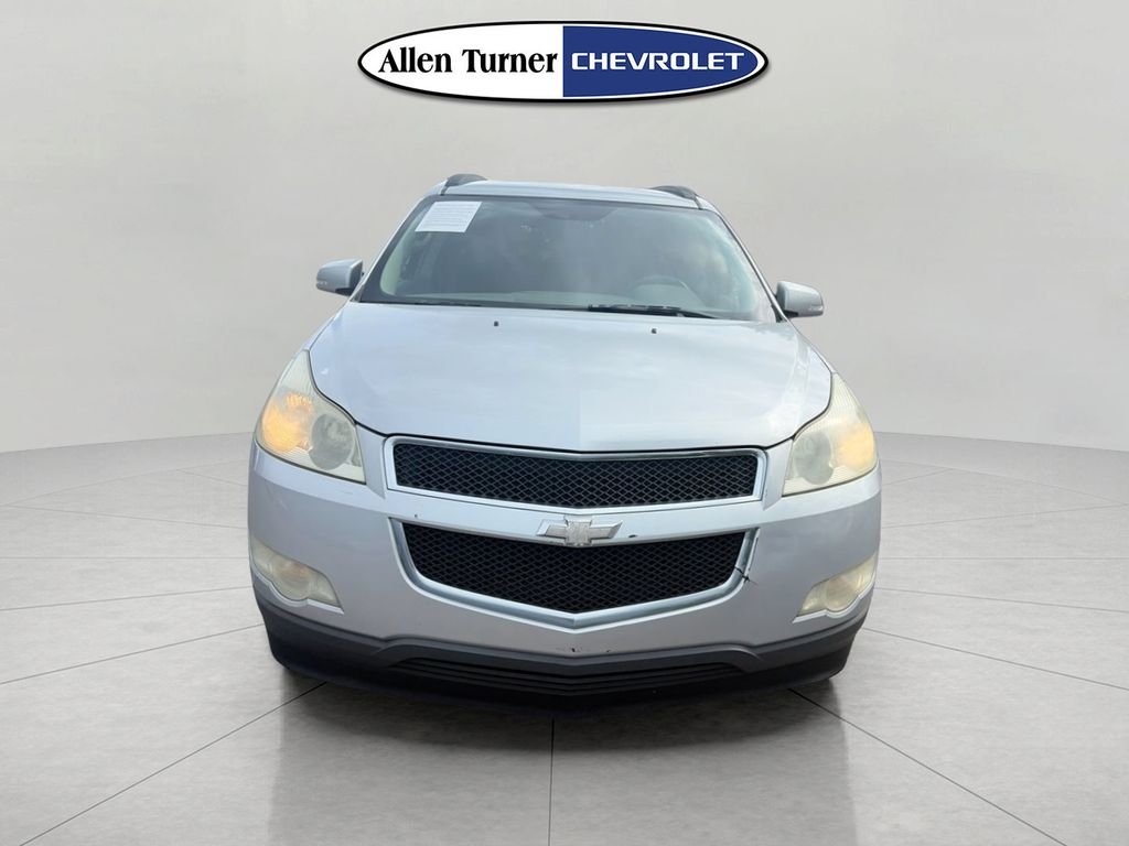 Used 2009 Silver Chevrolet LT image 2
