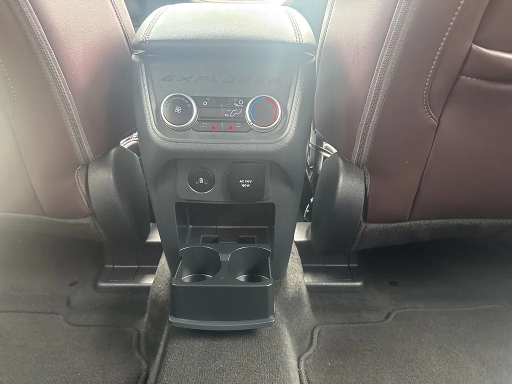 Used 2025 Gray Ford Platinum image 31